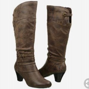 Bare Traps boots